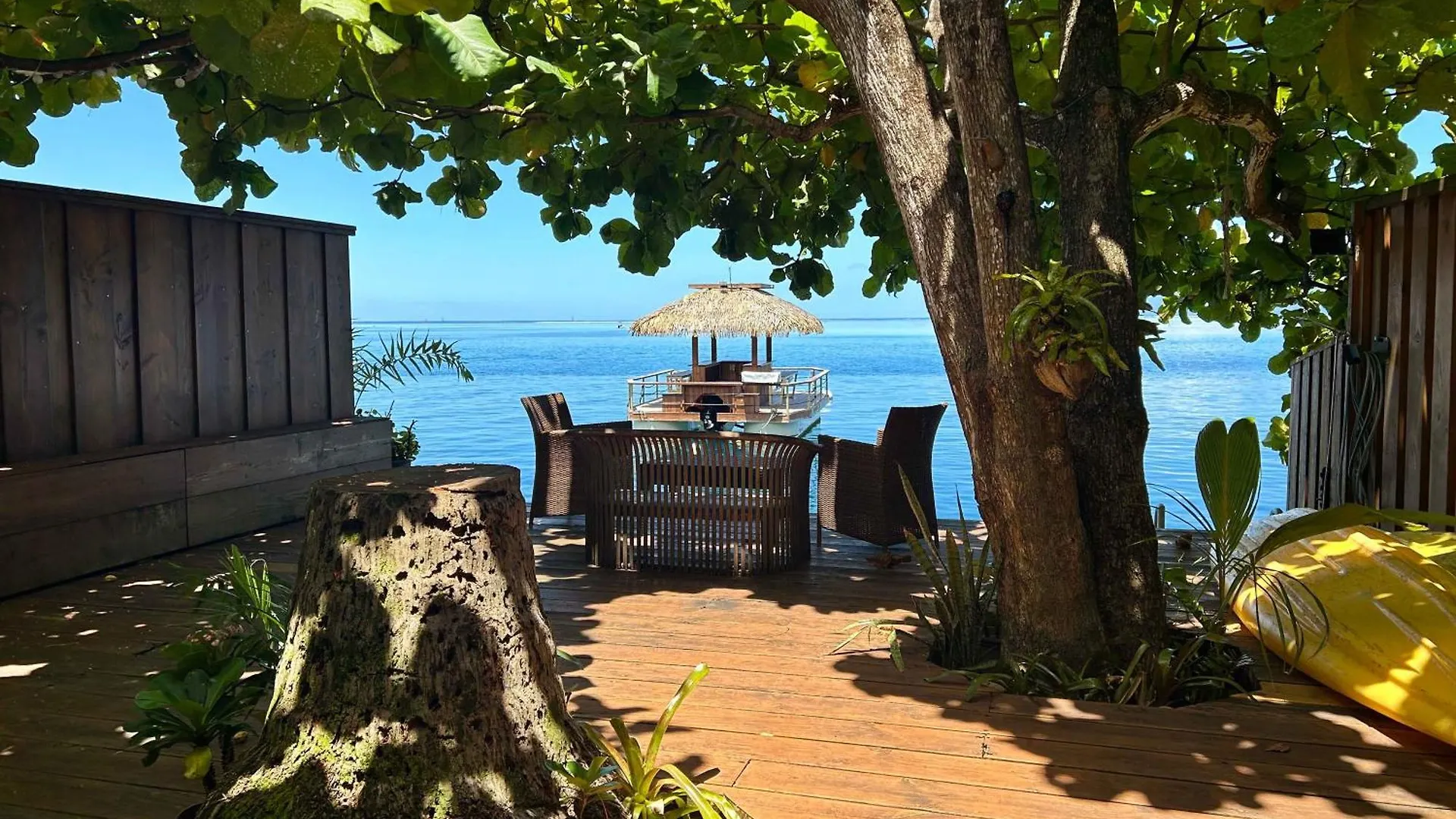 Moana Waterfront Bungalow Punaauia  French Polynesia