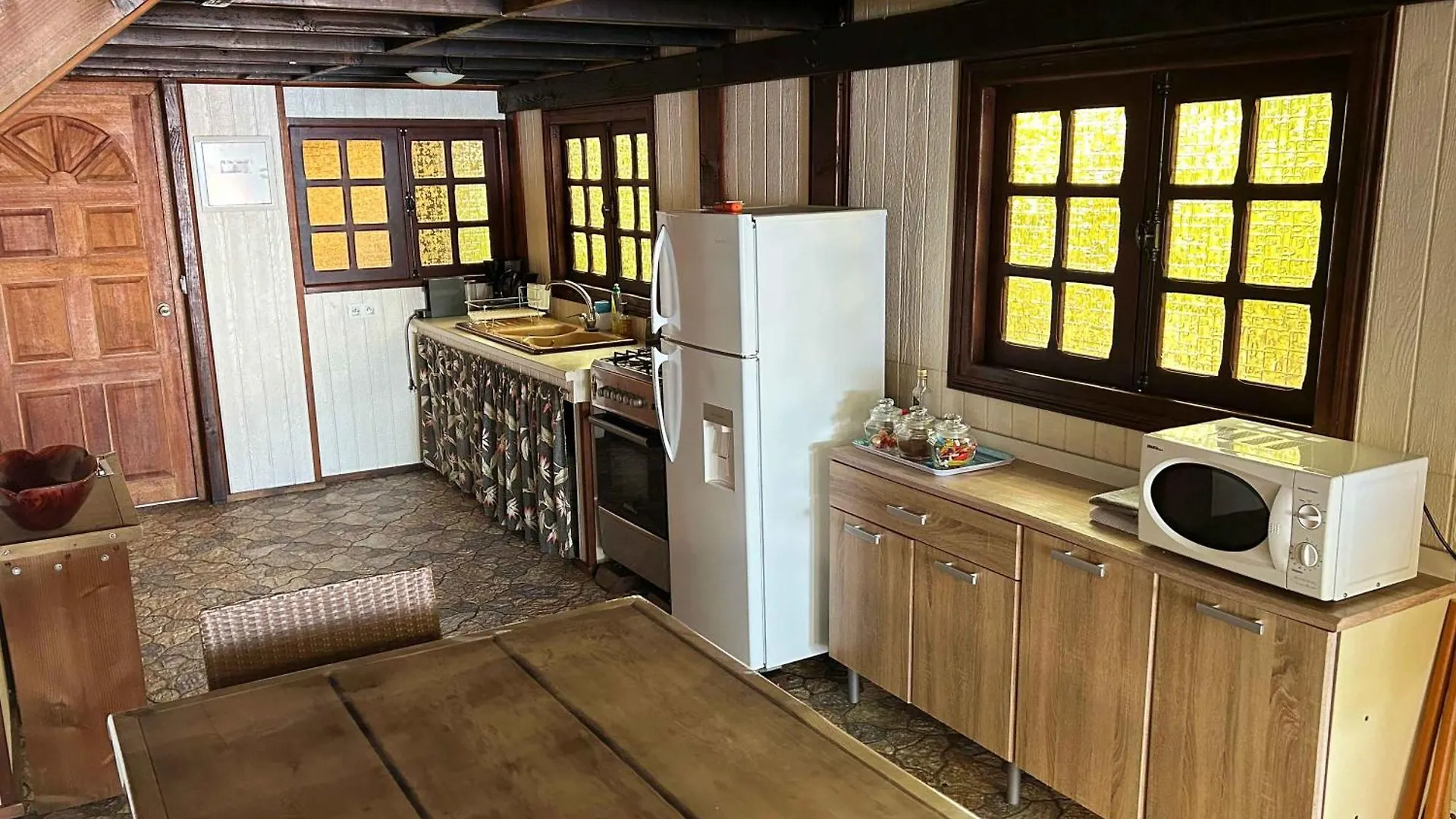 Moana Waterfront Bungalow Punaauia  Holiday home Punaauia (Tahiti)